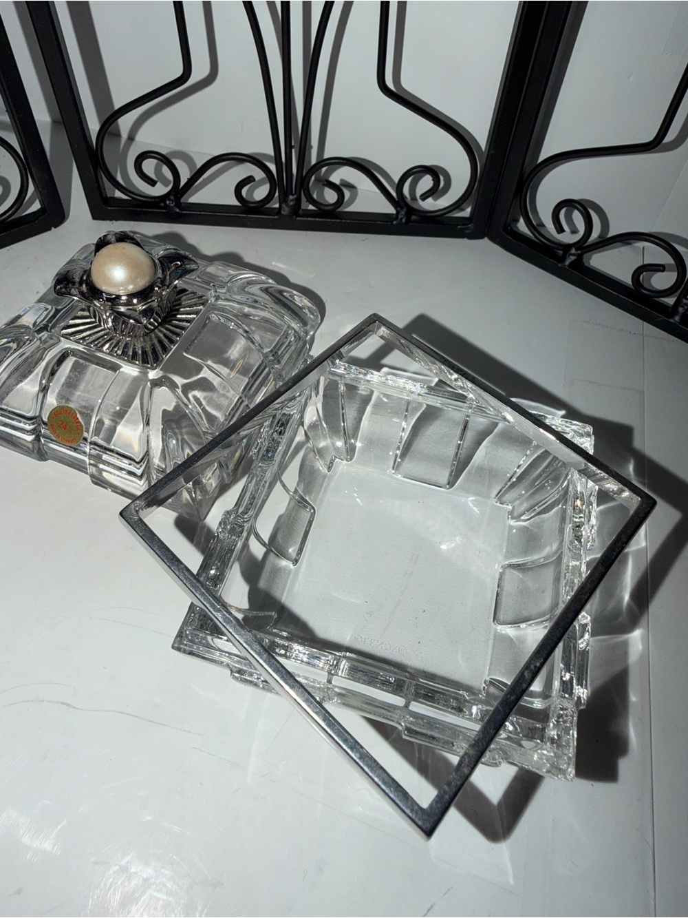 Lenox vintage glass trinket box - Picture 5 of 12